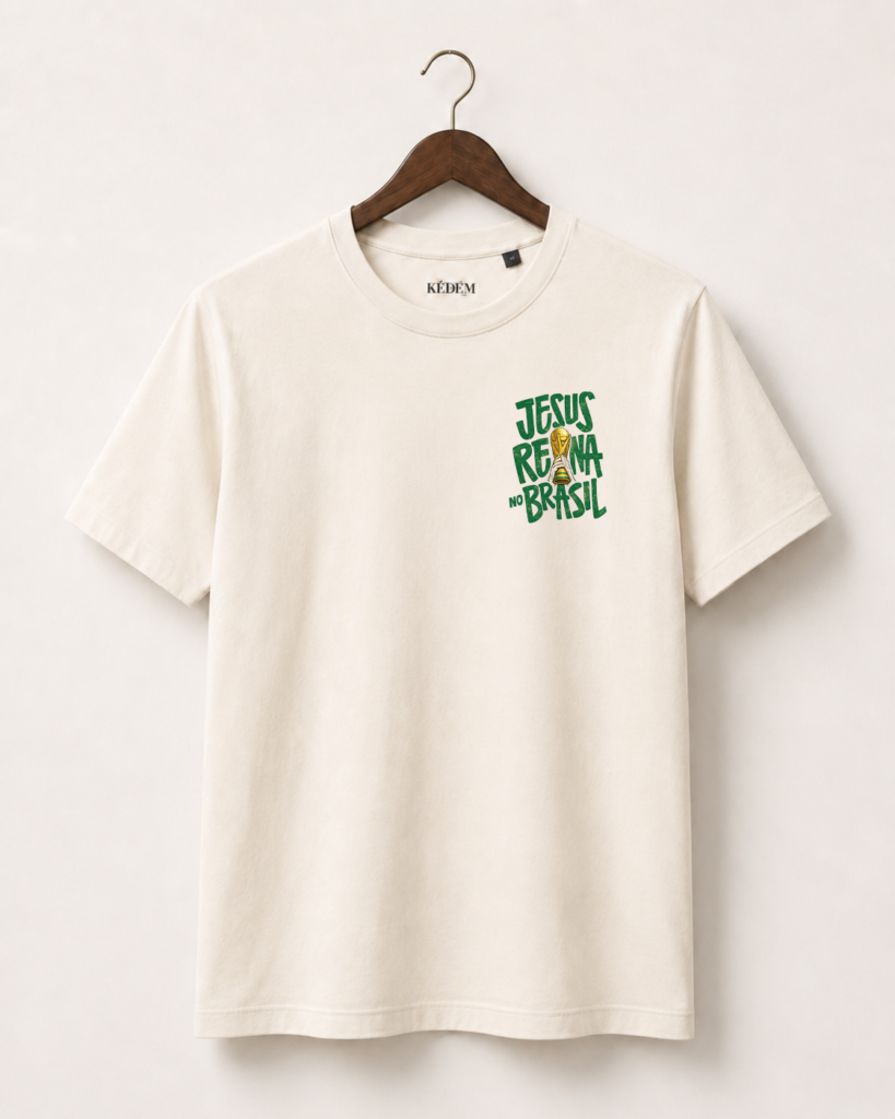 Jesus Reina no Brasil Premium Tee